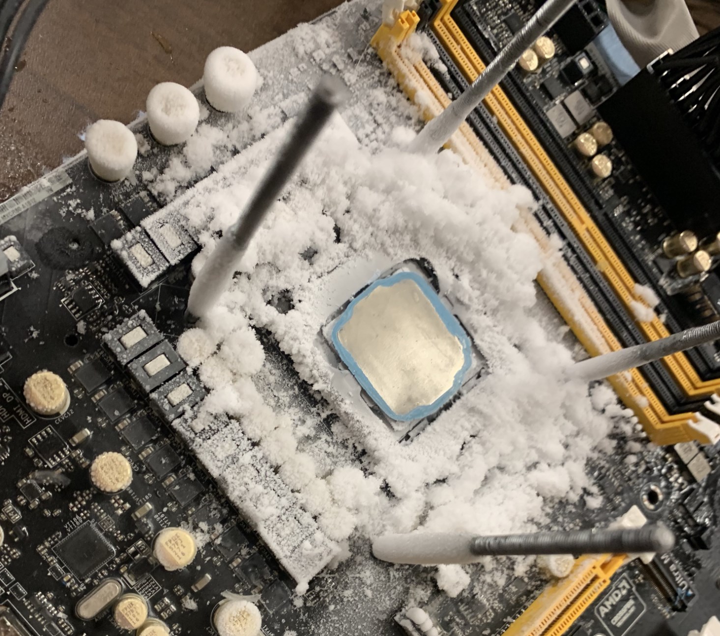 Discovery splash banner for Overclocking Discord server